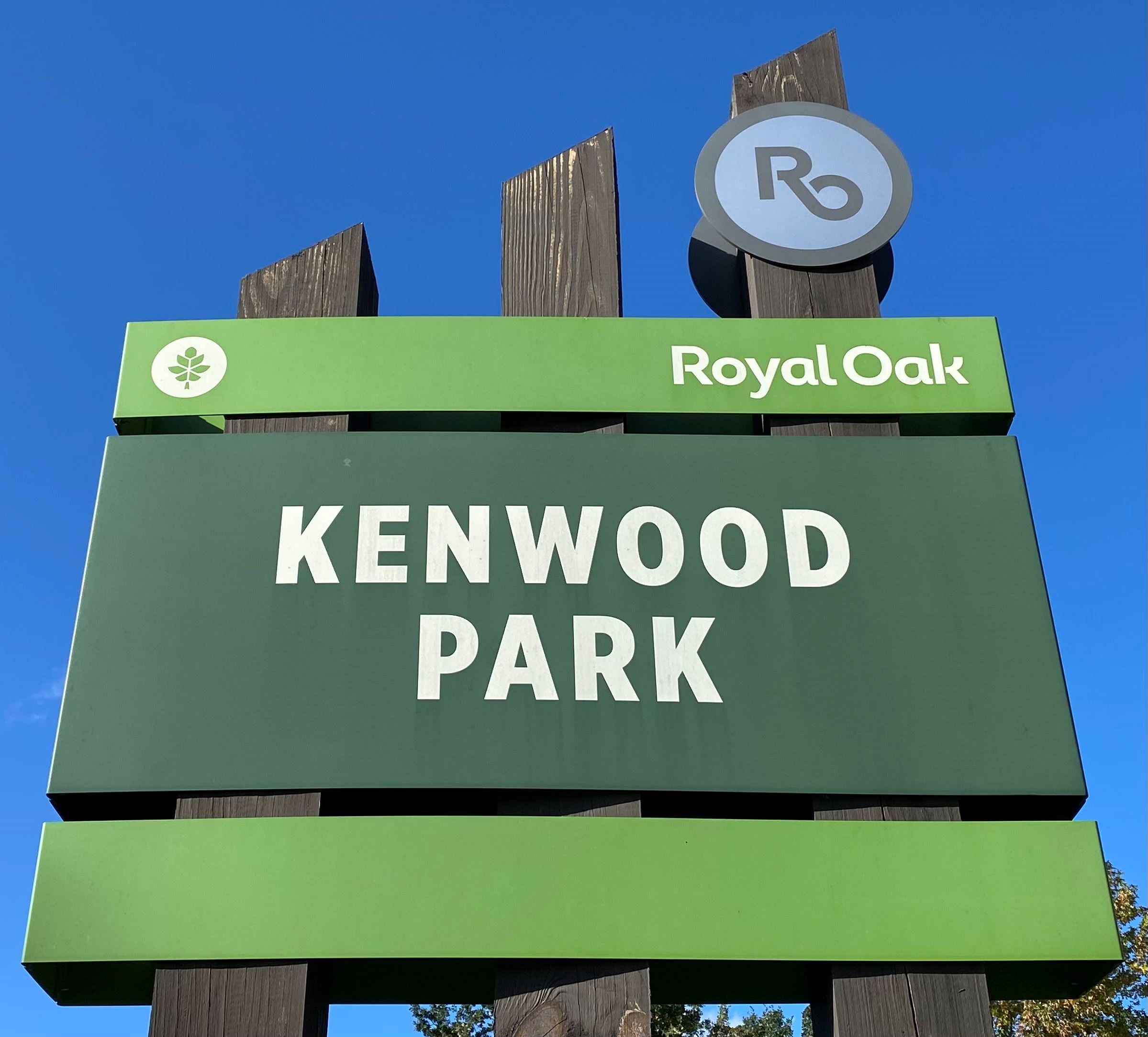 Kenwood_Park_Sign
